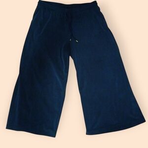 Cropped Black Wide-Leg Pants